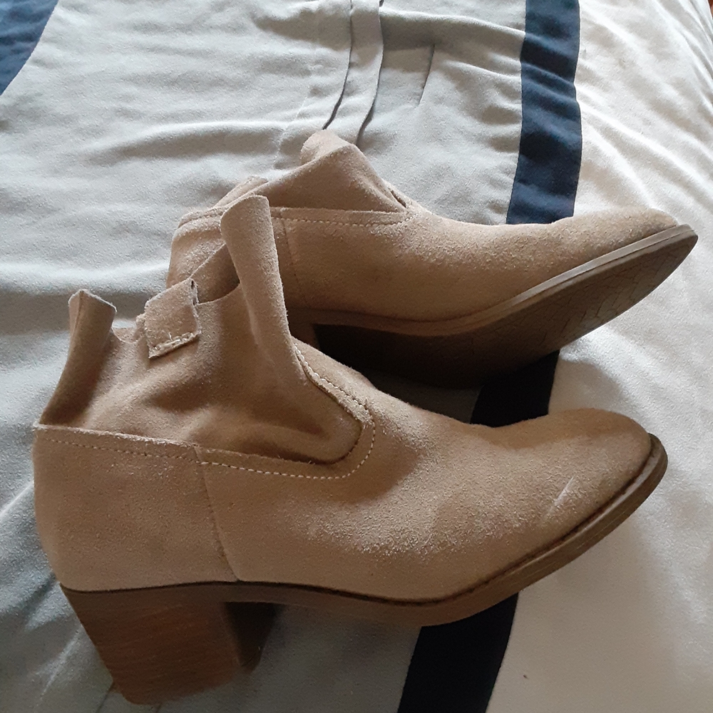 Carlos by Carlos Santana Beige Suede Ankle Booties